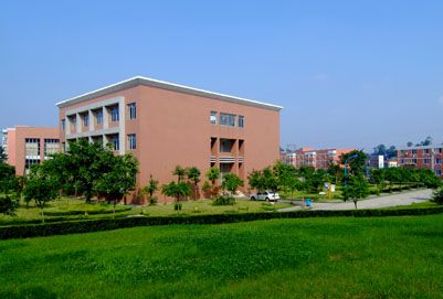 成都护理学校