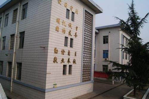 2019年成都市育华职业学校招生办联系电话
