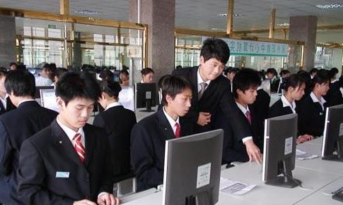 到成都哪所学校能够学到专业技术呢