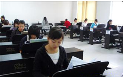 选择幼师学校需要注意什么