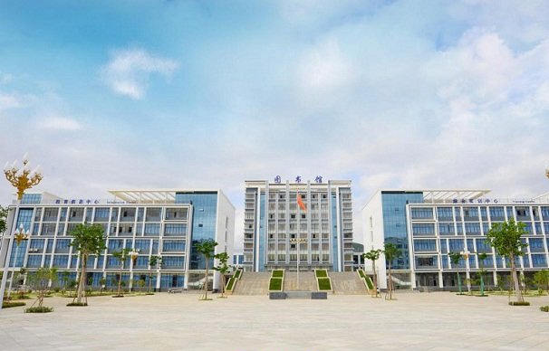 红河卫校职业学院专业和收费