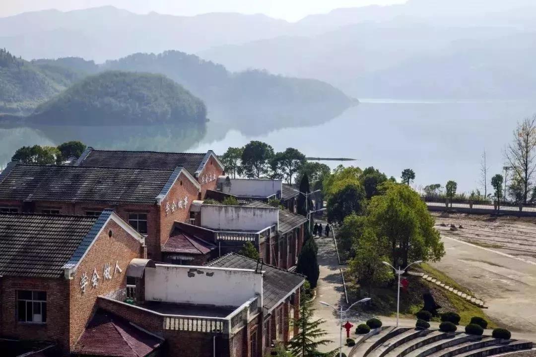 九江庐山西海艺术学校