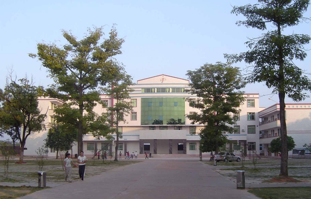 始兴县中等职业学校宿舍环境、寝室环境