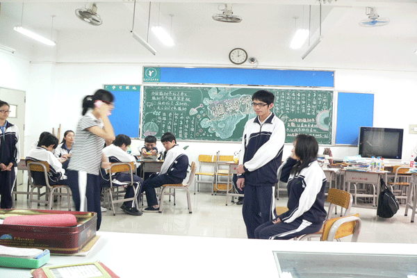 深圳市新鹏职业高级中学