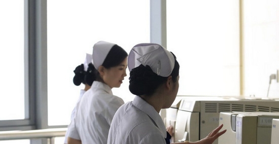 护士