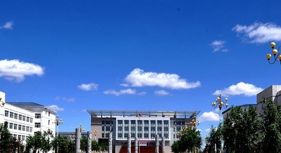 曲靖医学高等专科学校