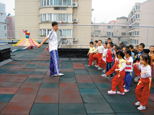 成都大专幼师学校呼吁更多男生报考幼师