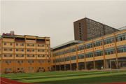 成都市育华职业学校校园教学楼