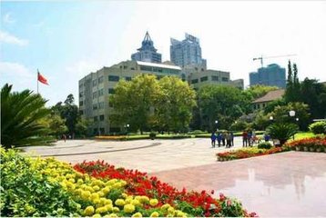 贵州医科大学神奇民族医药学院的校园环境