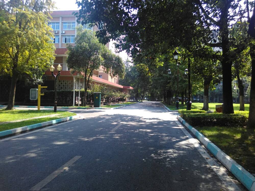 成都大学校园环境