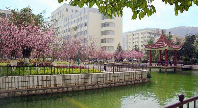 重庆市三峡卫生学校校园环境