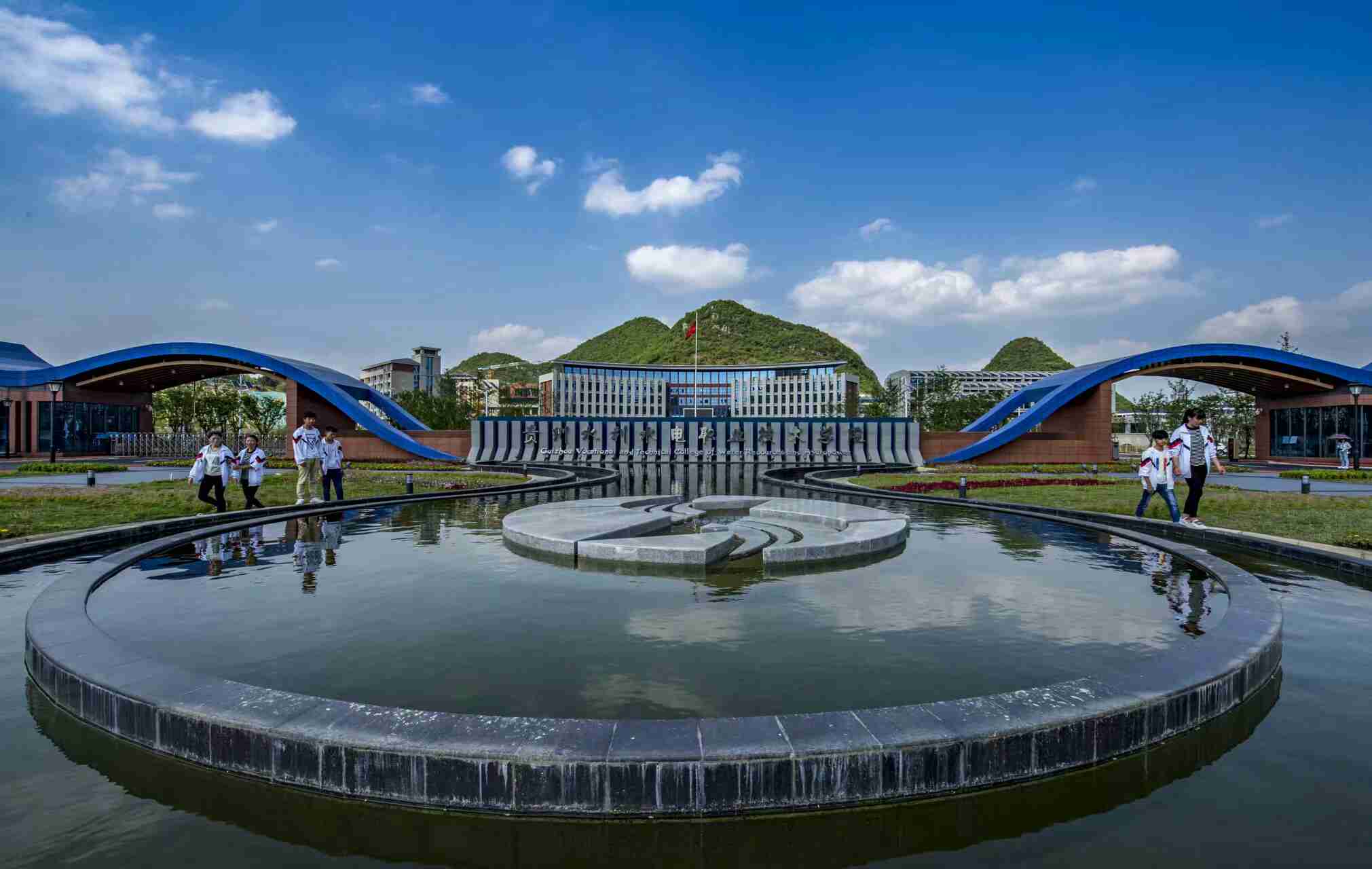 贵州水利水电职业技术学院中职部2021年招生对象是什么_招初中生吗